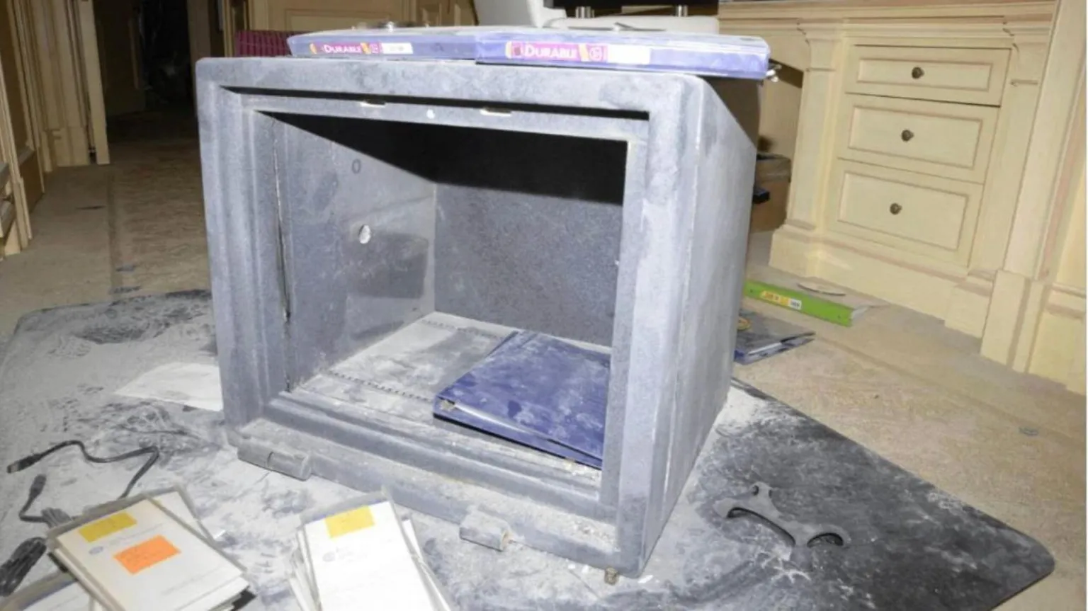 Brankas Kosong Misterius! Terungkap Sosok 'Penjaga Rahasia' Jeffrey Epstein yang Masih Pegang Harta Ratusan Juta Dollar