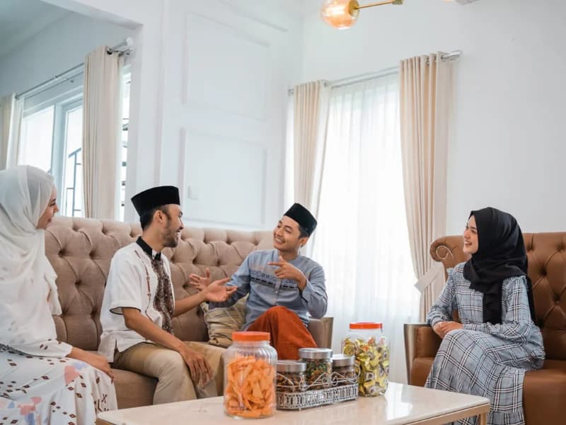 Siap-siap Ditanya "Kapan Nikah?" Pas Kumpul Keluarga, Ini 4 Jawaban Cerdas yang Bikin Si Penanya Langsung Kicep!