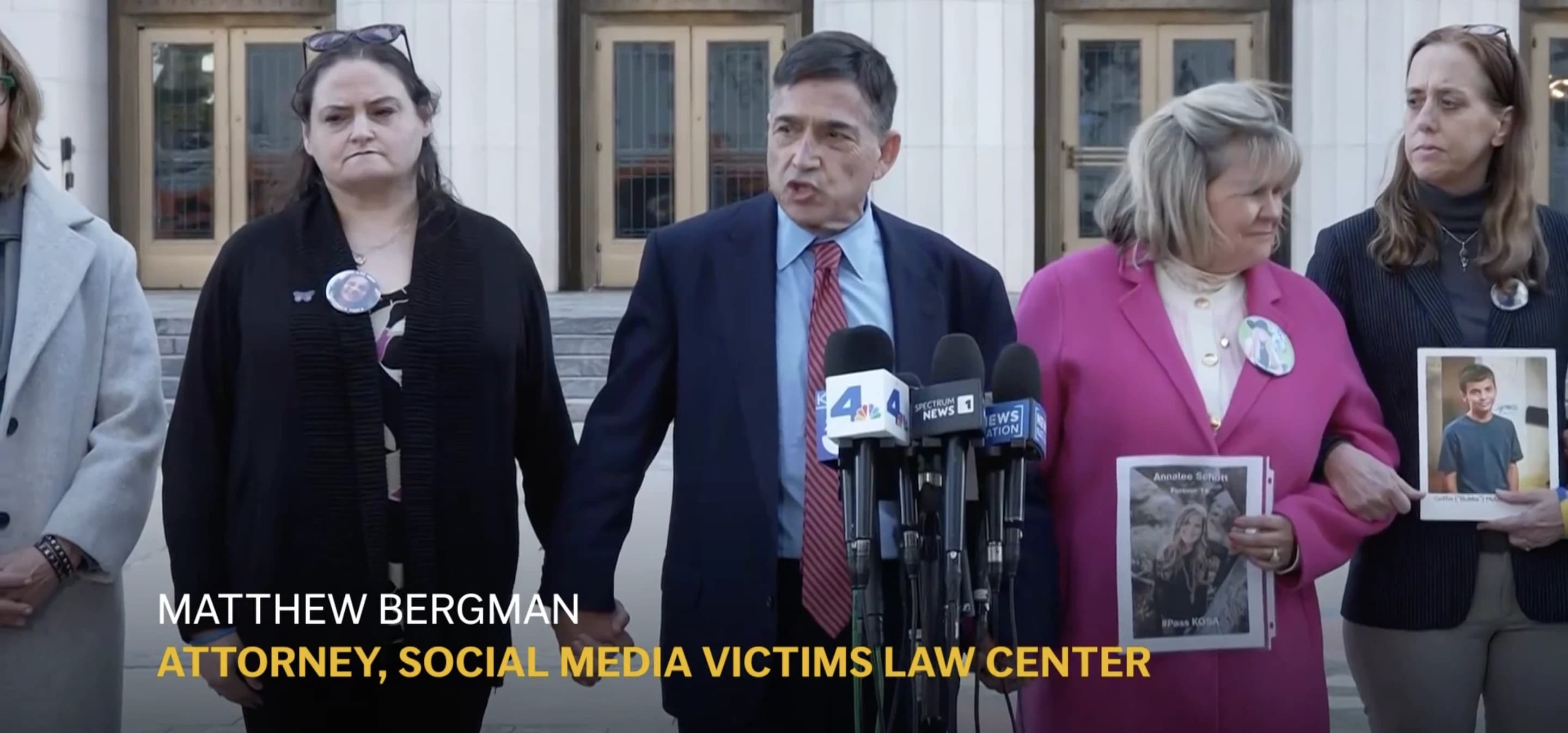 ZUCKERBERG TERPOJOK? Gugatan 'Kecanduan' Media Sosial Masuk Babak Akhir, Meta & YouTube Terancam Ganti Rugi Masif!