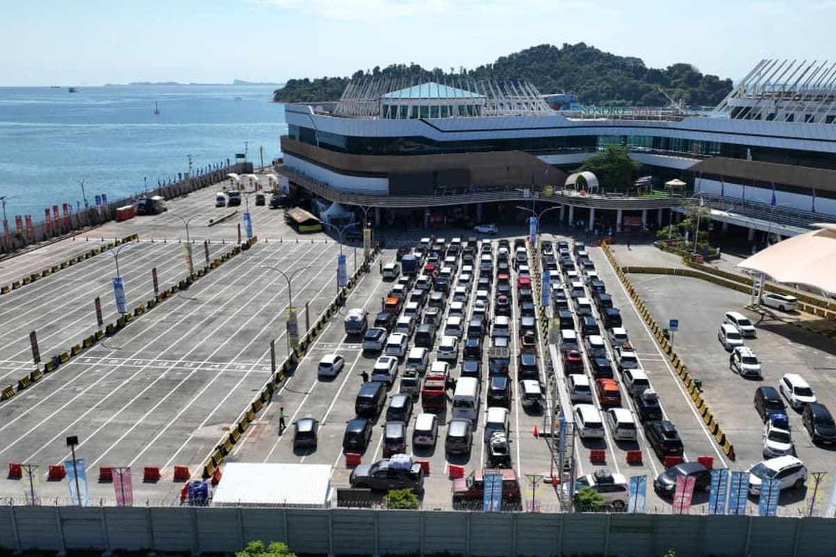Wakapolri Tinjau Jalur Merak-Bakauheni dari Udara, Arus Mudik Terpantau Lancar